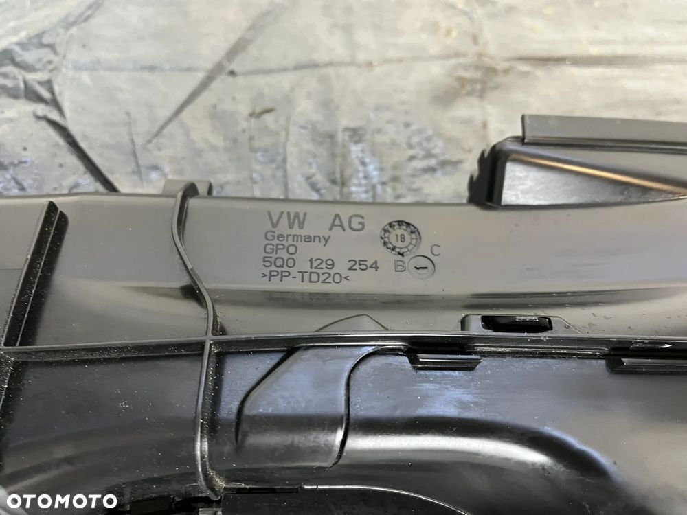 VW Wlot Dolot kierownica powietrza 5Q0129254 - 3