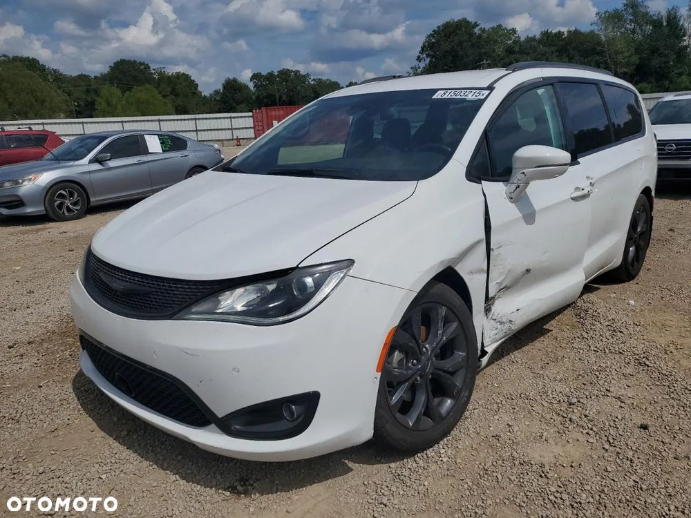 Chrysler Pacifica - 3