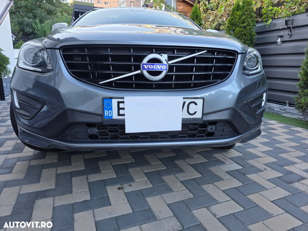 Volvo XC 60 D5AWD R-Design - 3