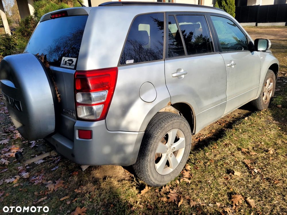 Suzuki Grand Vitara 1.9 DDiS De Luxe EU5 - 3