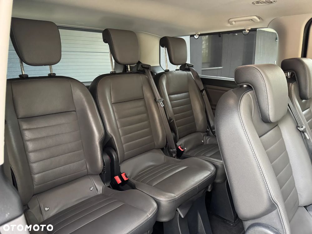 Ford Tourneo Custom - 19