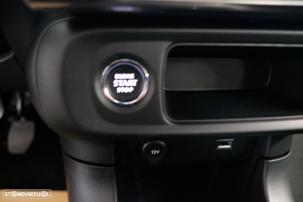 Citroën C3 1.2 PureTech Shine - 21