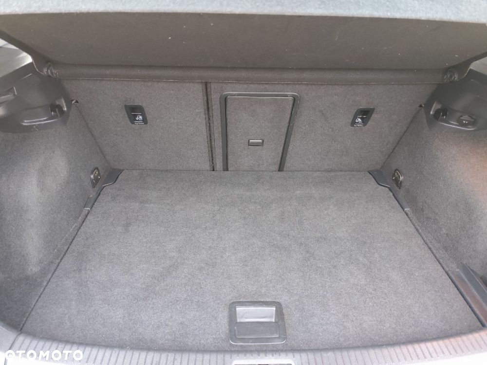 Volkswagen Golf - 15