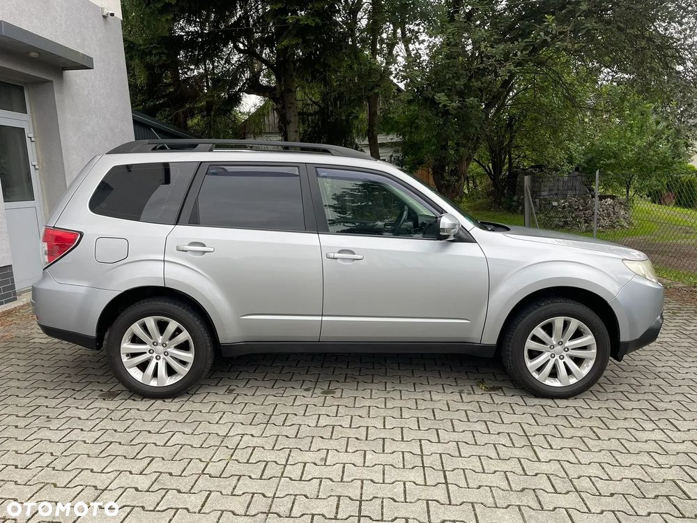 Subaru Forester 2.0X Exclusive - 3