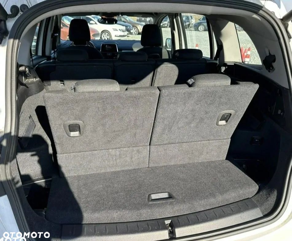 BMW Seria 2 218d GT - 14