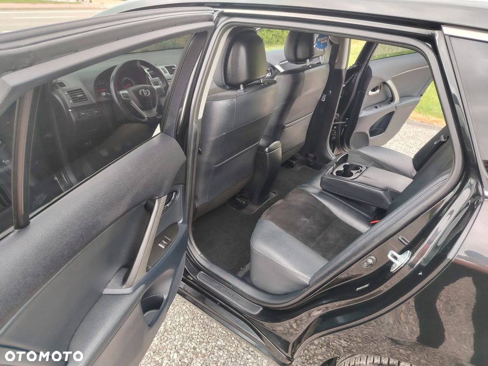 Toyota Avensis 1.8 Comfort - 14