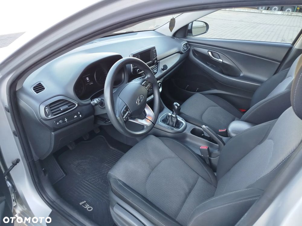 Hyundai i30 1.6 D Classic + - 10