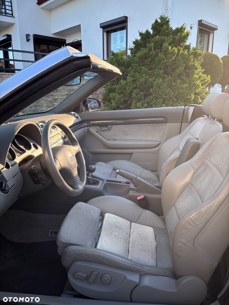 Audi A4 Cabrio 2.4 - 12