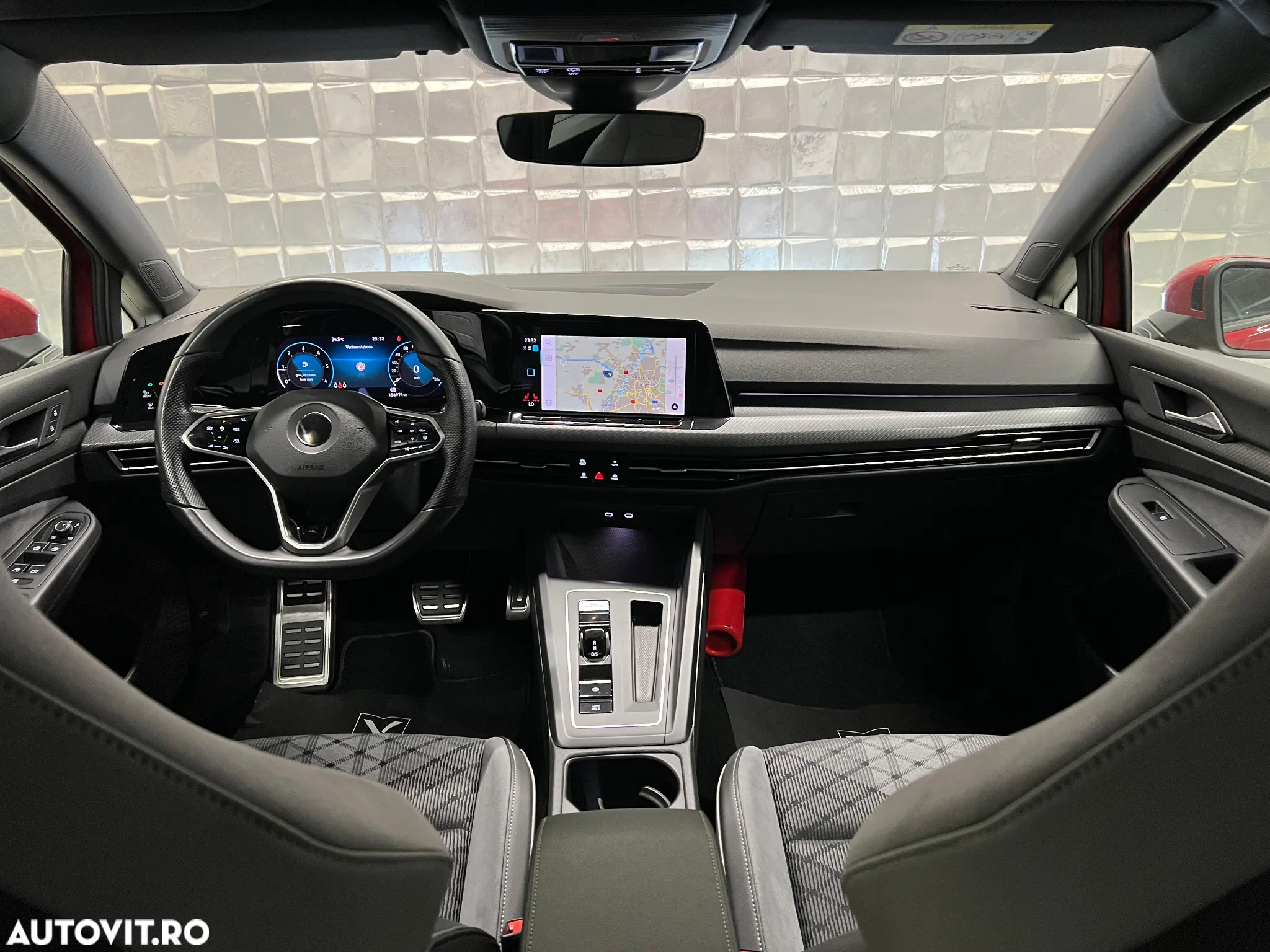 Volkswagen Golf 2.0 TDI SCR DSG R-Line - 12