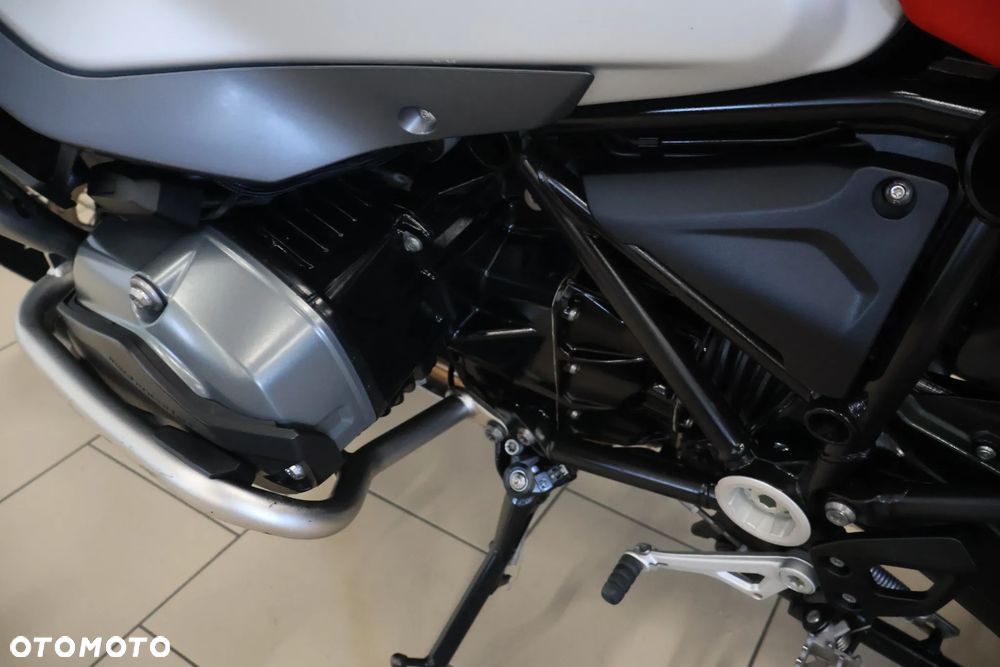 BMW R - 9