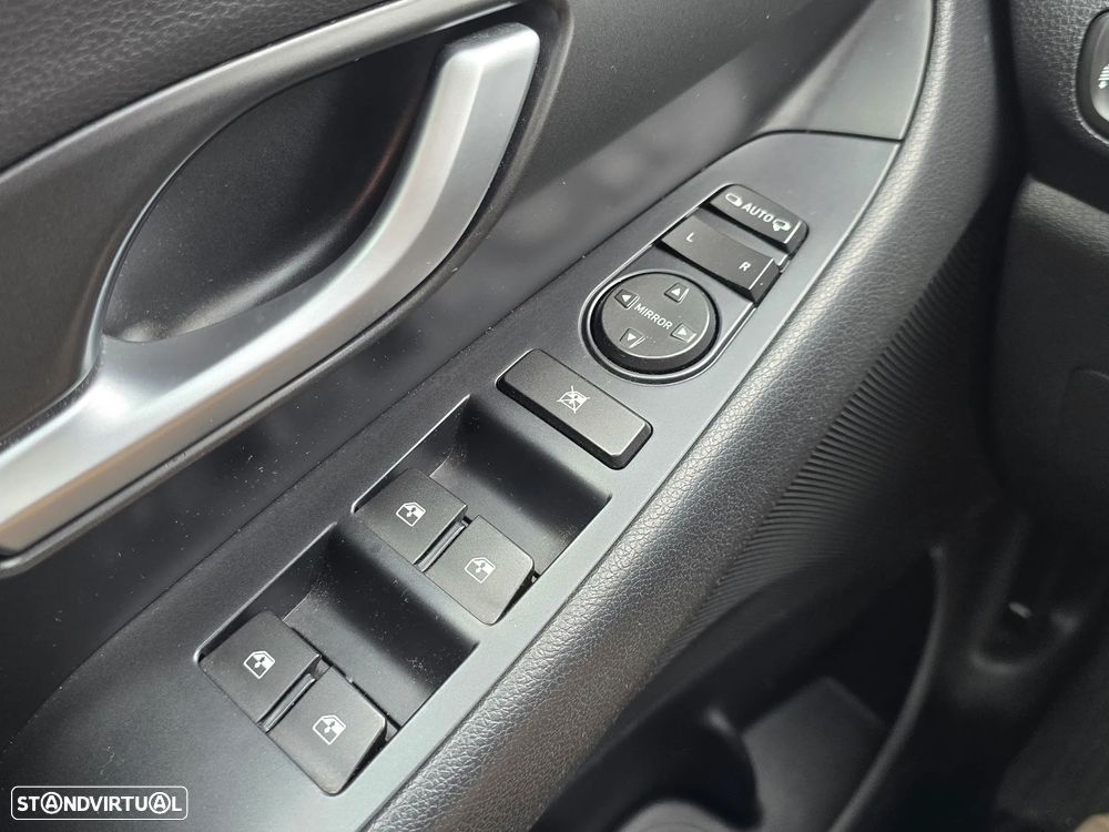 Hyundai i30 1.6 CRDI Comfort+Navi - 13