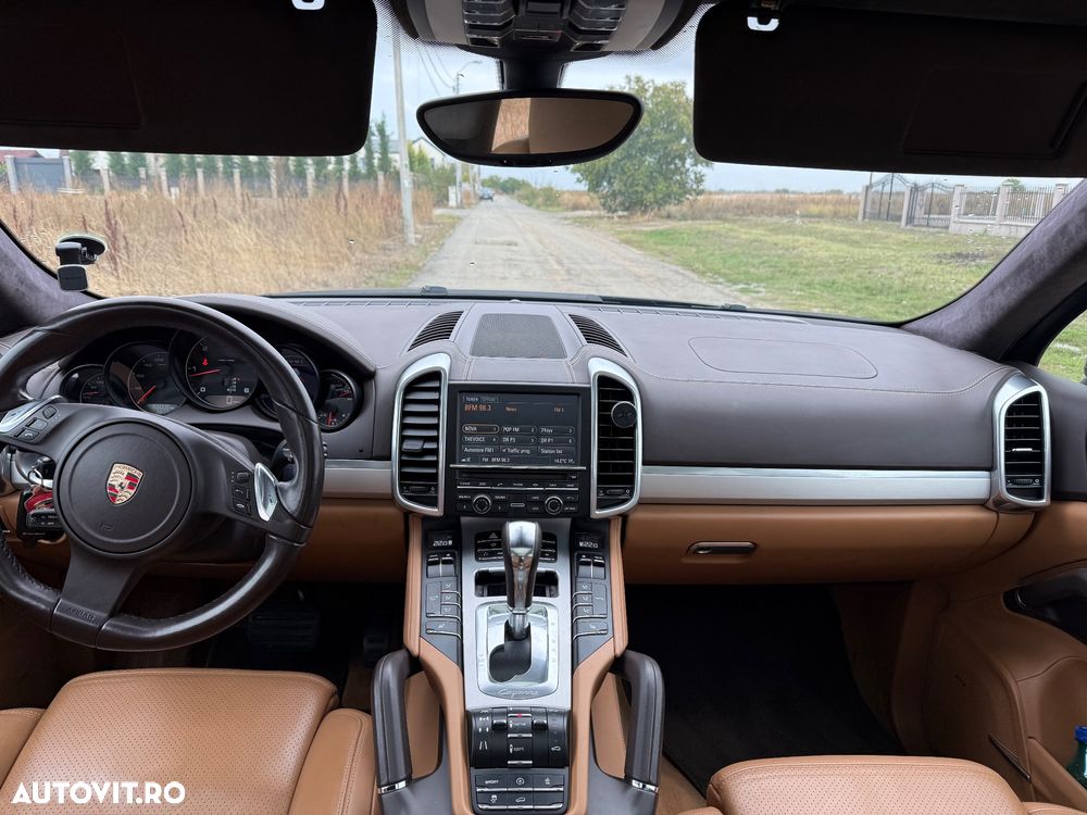 Porsche Cayenne 3.0 L V6 - 10