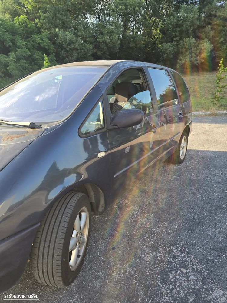 VW Sharan 1.8 T Trendline 7L - 2
