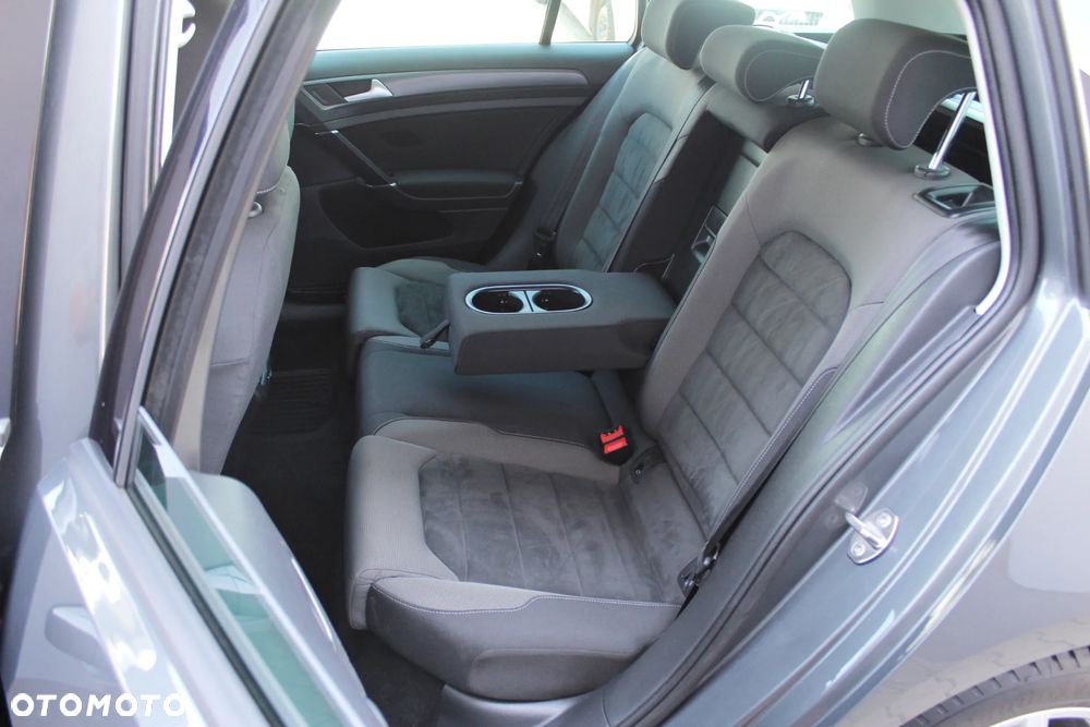 Volkswagen Golf 2.0 TDI R-Line DSG - 12