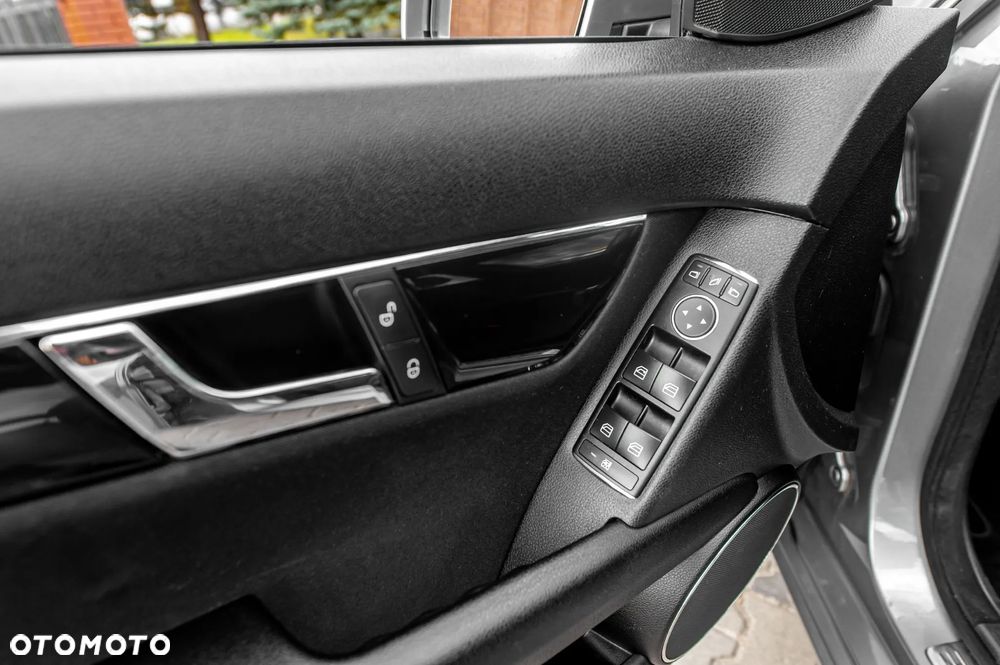 Mercedes-Benz Klasa C 200 Kompressor Avantgarde - 24