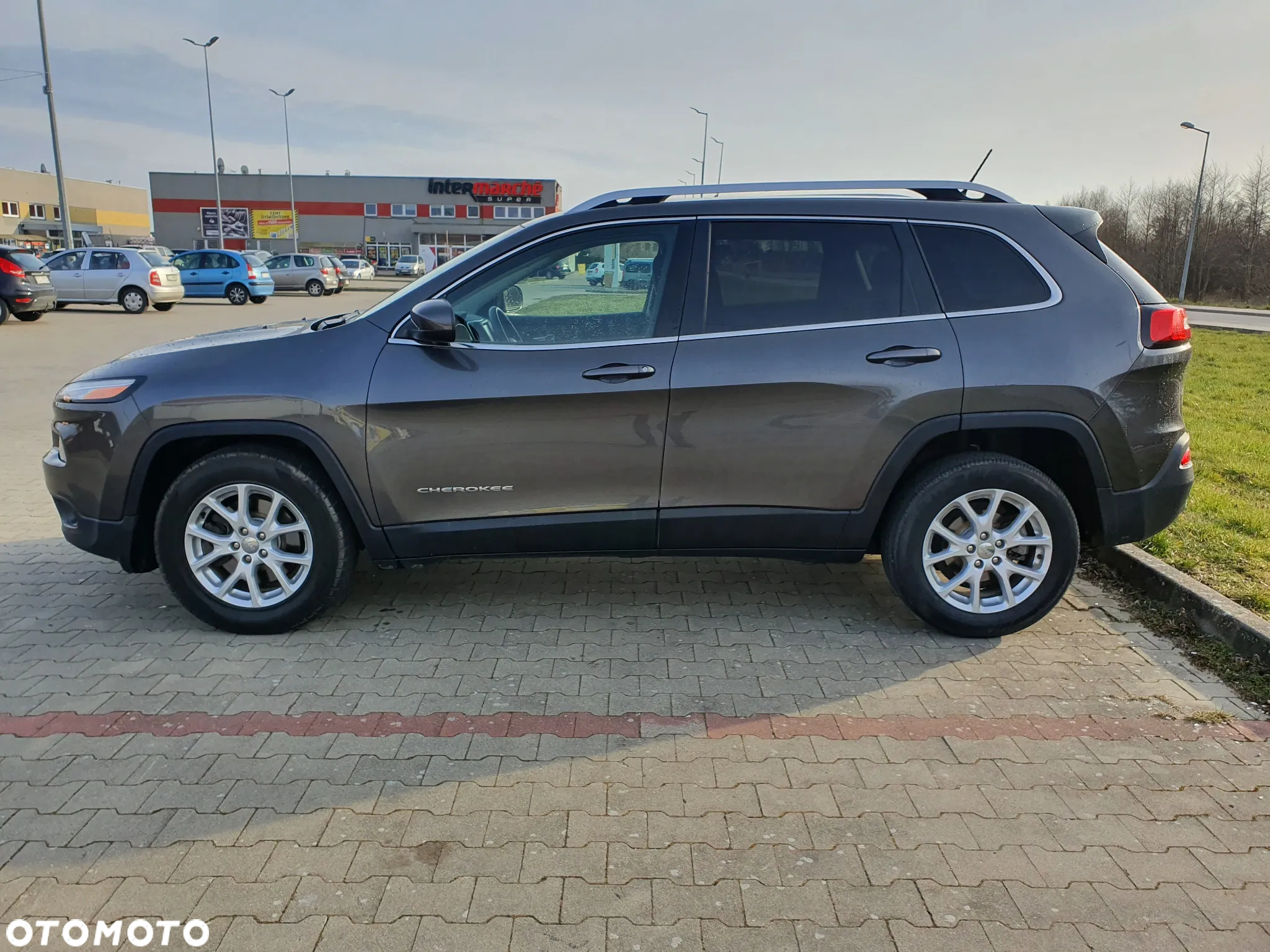 Jeep Cherokee - 5