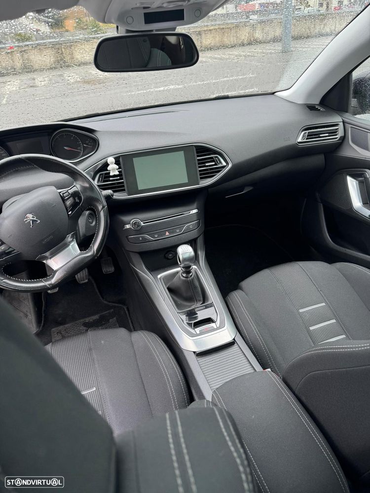 Peugeot 308 SW 1.6 e-HDi Allure J17 - 10