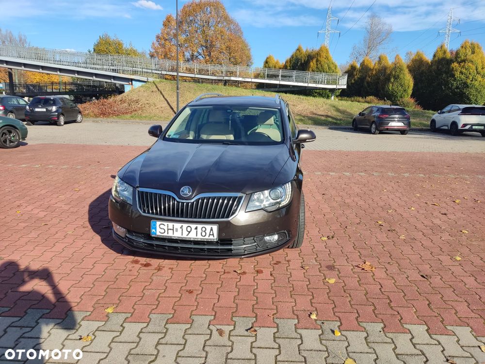 Skoda Superb 2.0 TDI 4x4 L&K DSG - 2