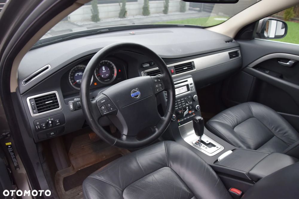 Volvo V70 2.5T Summum - 24