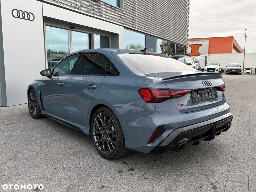 Audi RS3 Limousine - 6