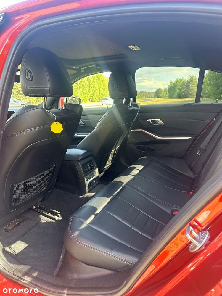 BMW Seria 3 330e M Sport sport - 23