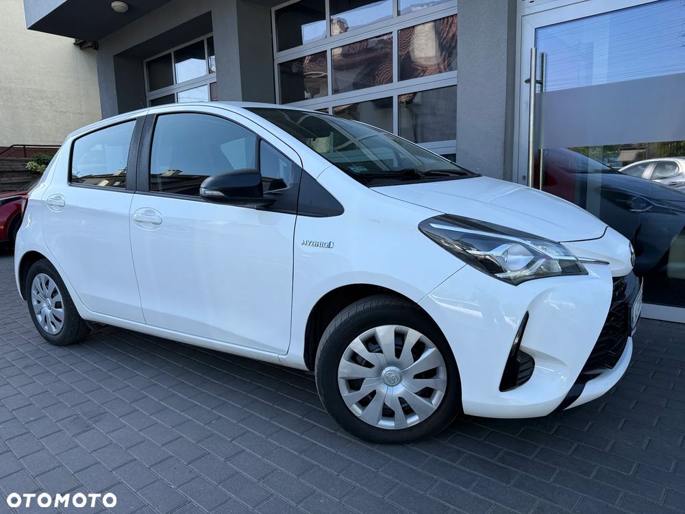 Toyota Yaris Hybrid 100 Active - 24