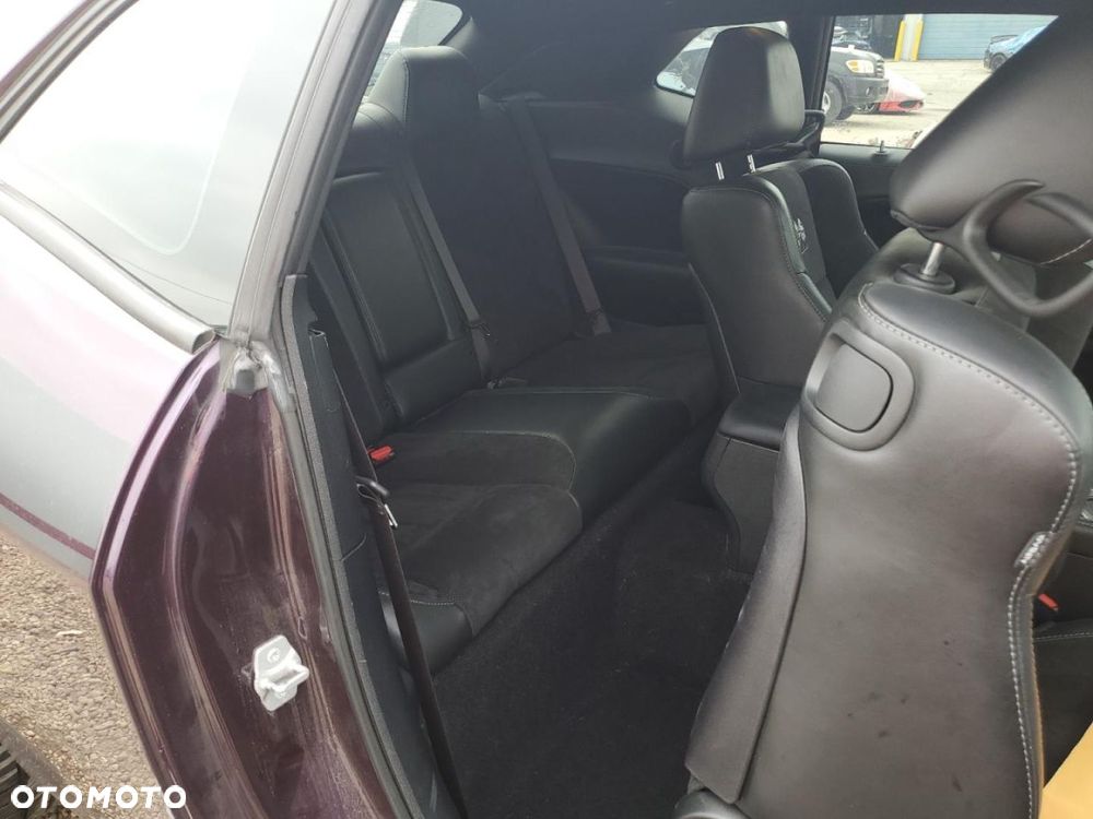 Dodge Challenger - 11