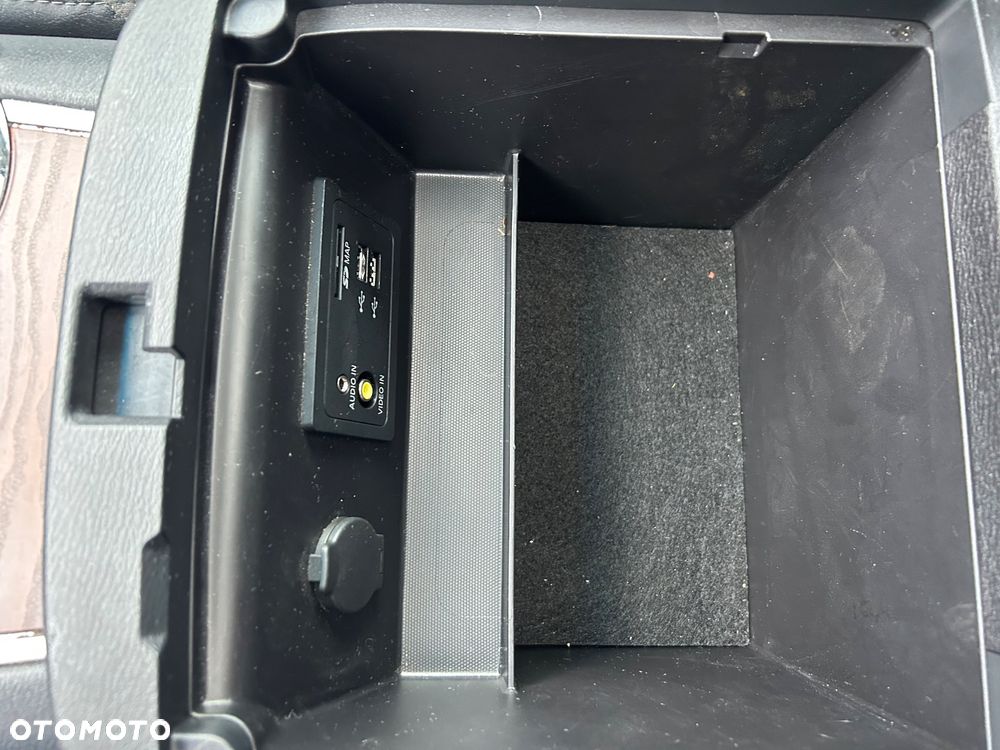 Nissan Pathfinder - 28