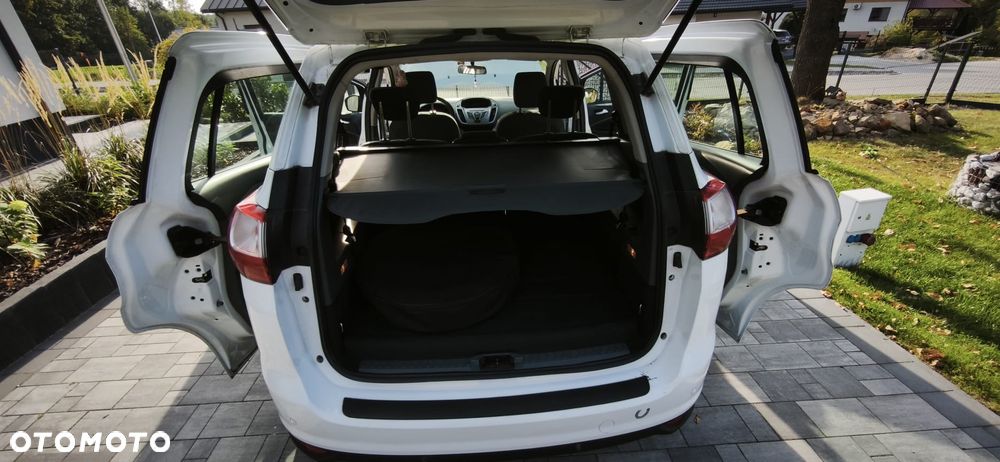 Ford Grand C-MAX - 33