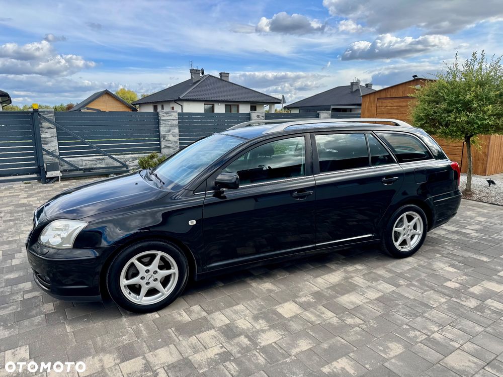 Toyota Avensis - 18