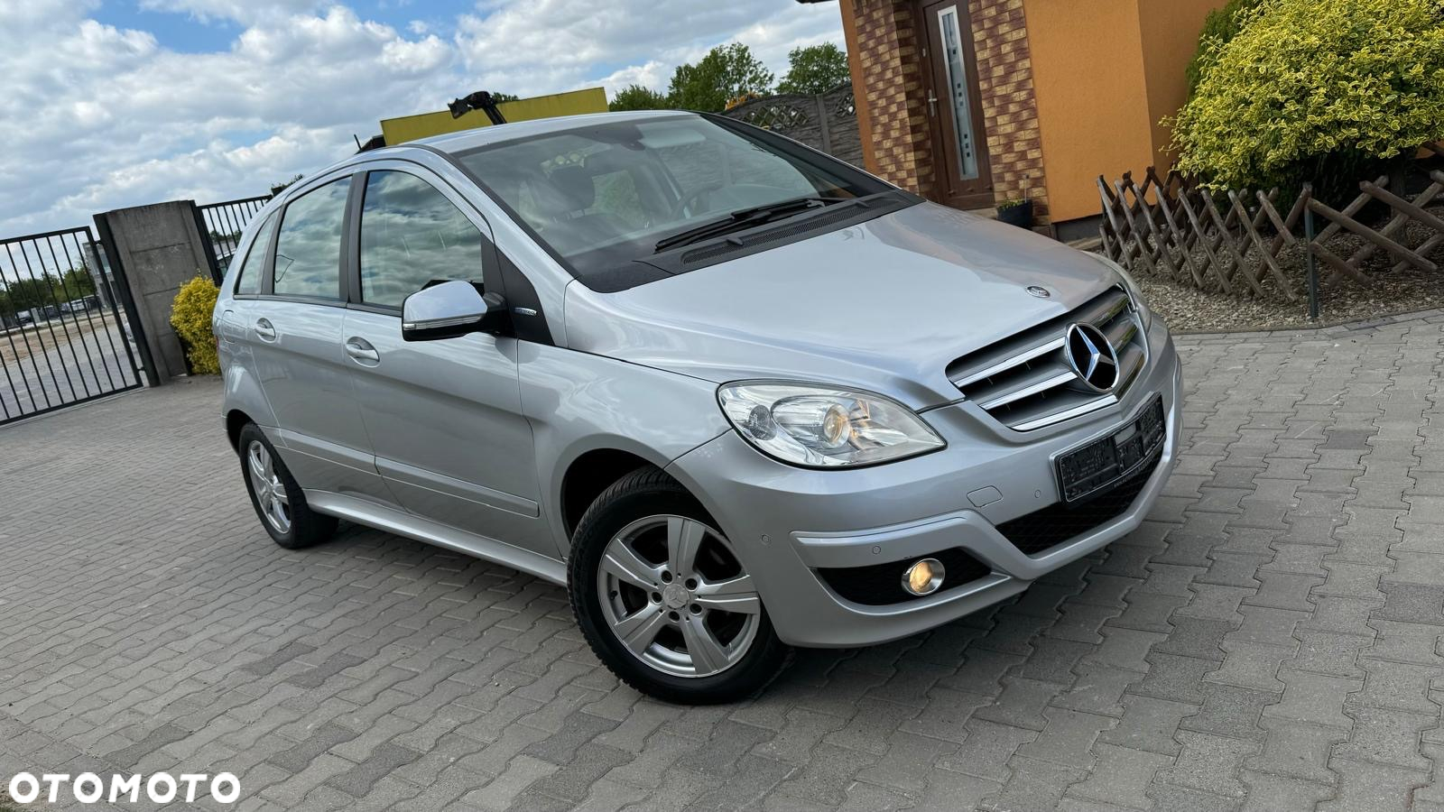 Mercedes-Benz Klasa B 150 BlueEffICIENCY - 3