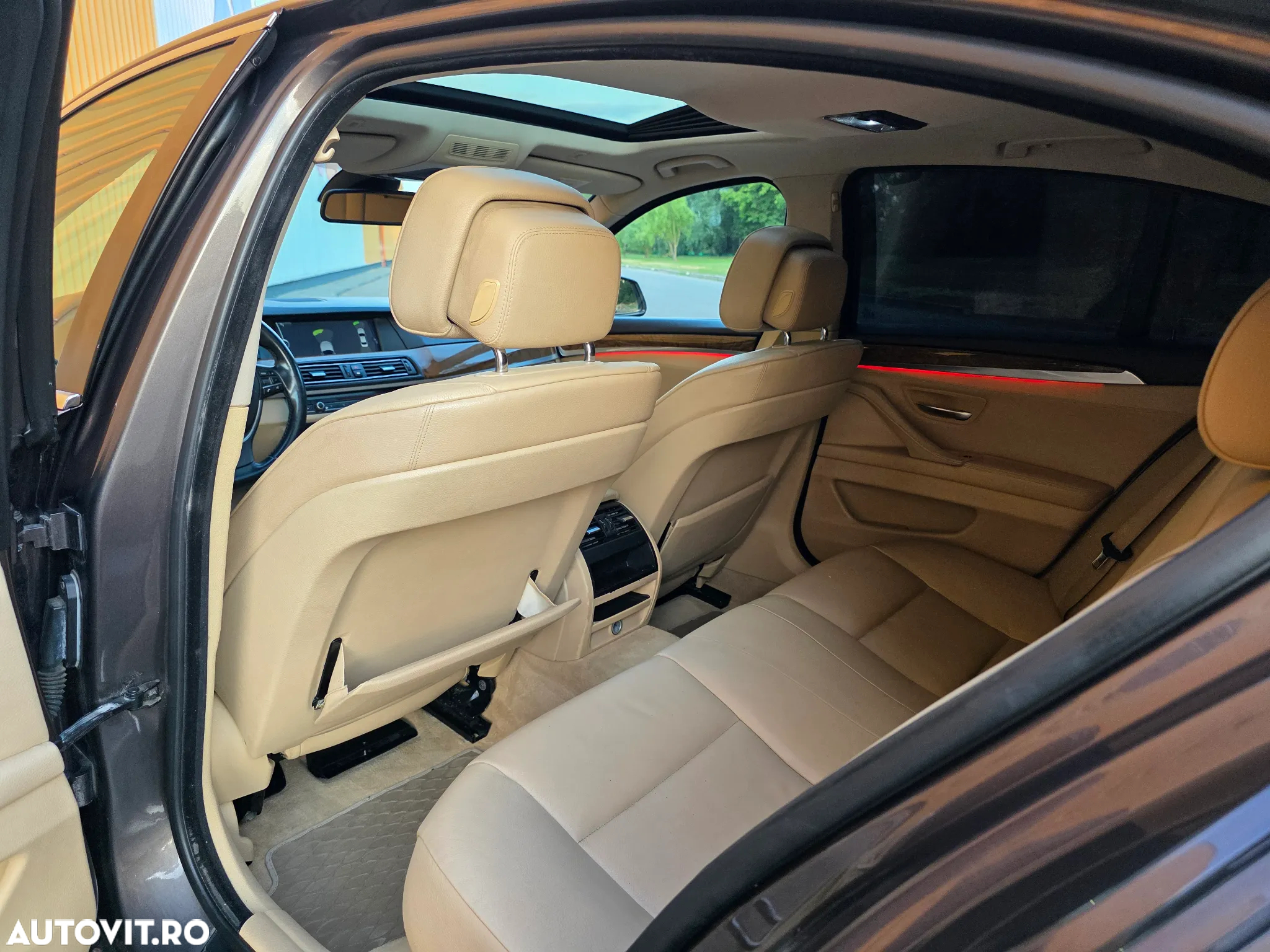BMW Seria 5 520d - 14