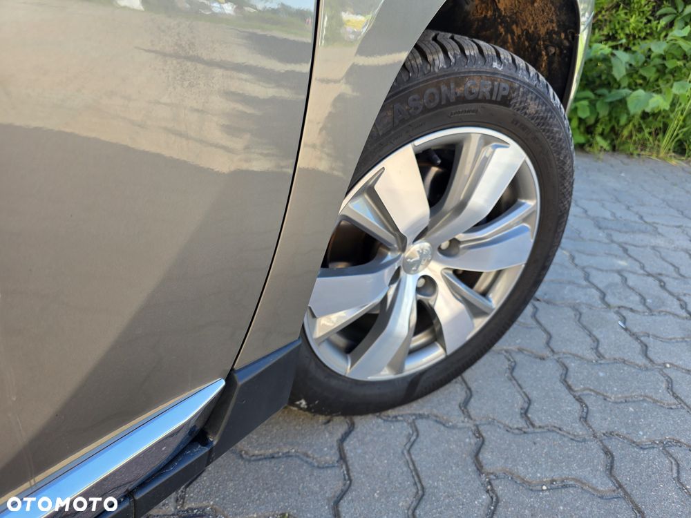 Peugeot 2008 PureTech 110 Stop&Start EAT6 Allure - 10