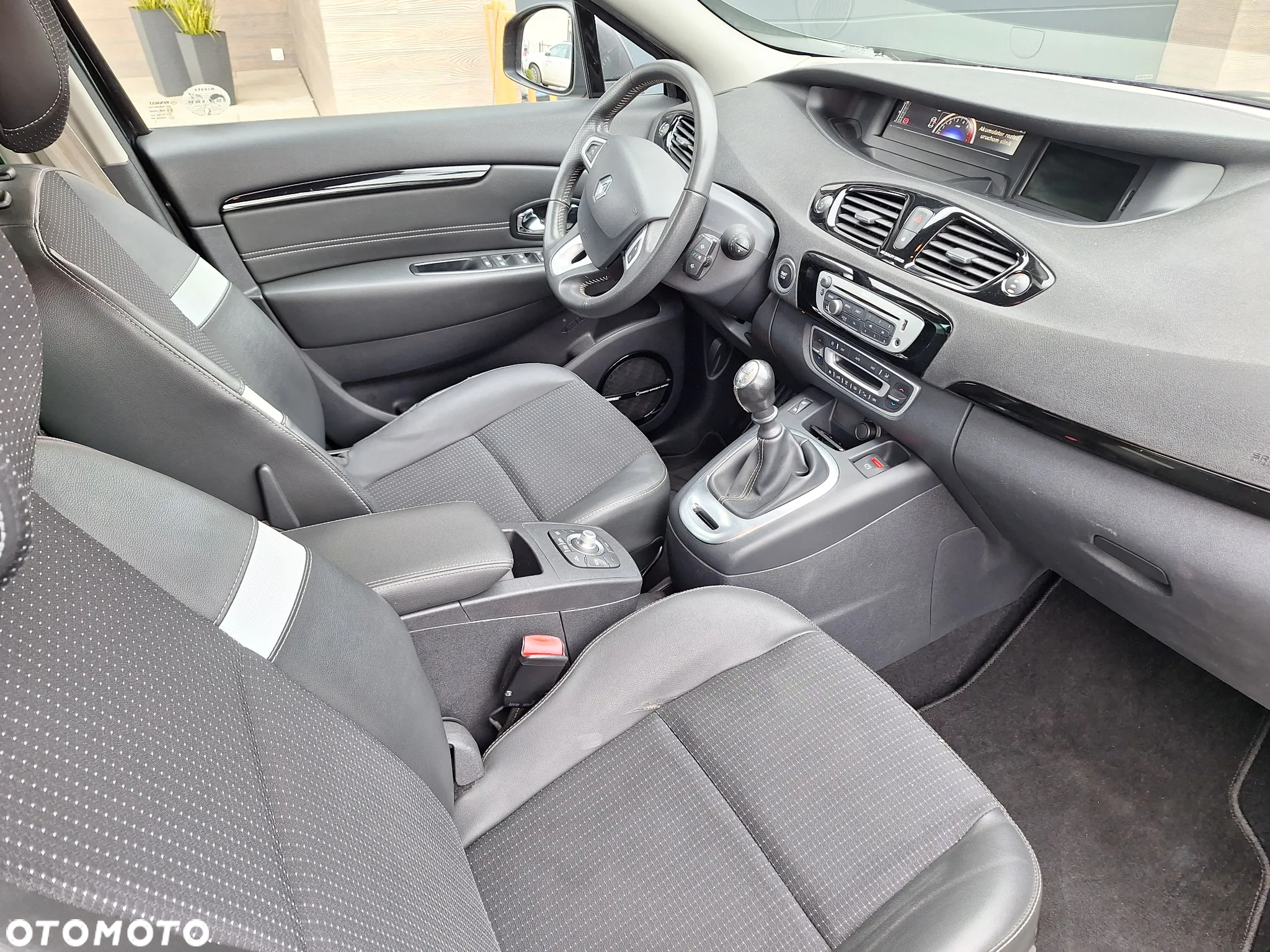 Renault Grand Scenic Gr 1.4 16V TCE Bose Edition - 16