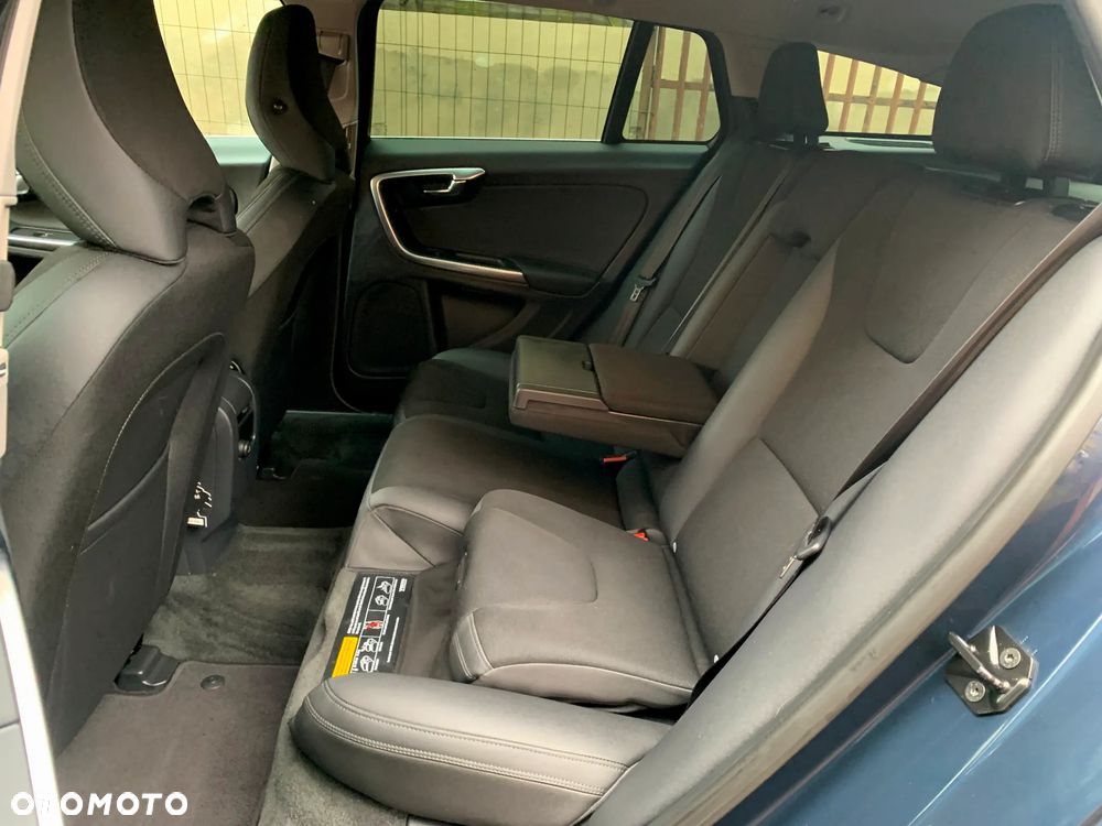 Volvo V60 ver-d2-momentum - 6
