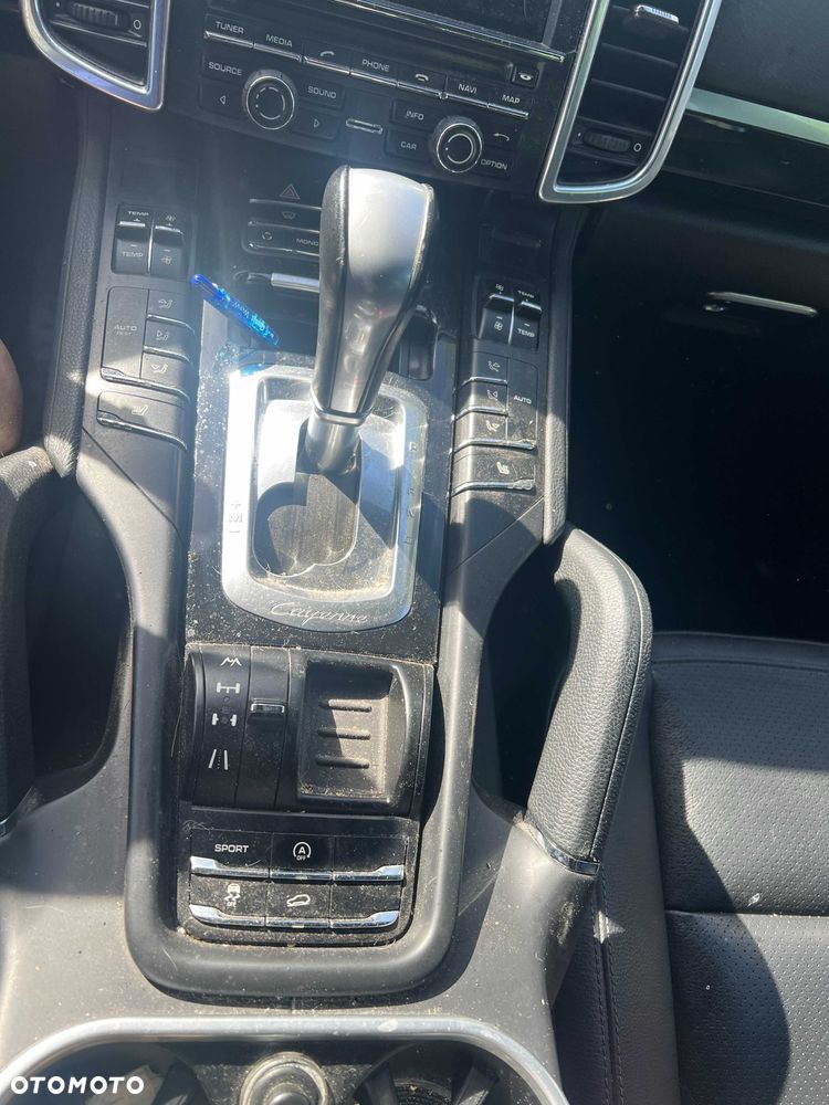 Porsche Cayenne - 6