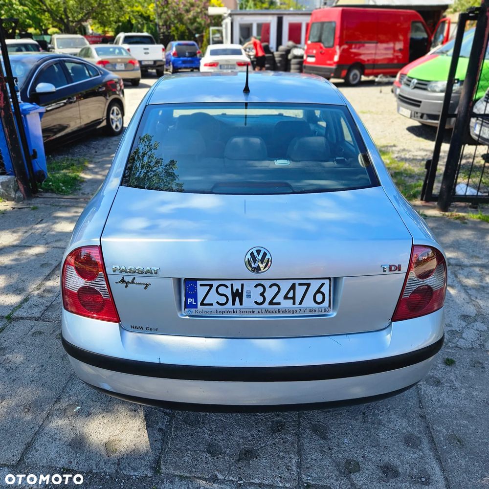 Volkswagen Passat - 8