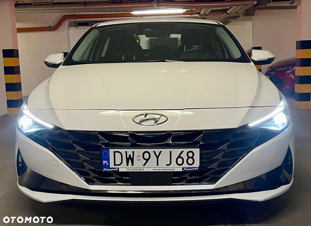 Hyundai Elantra 1.6 Smart CVT - 4