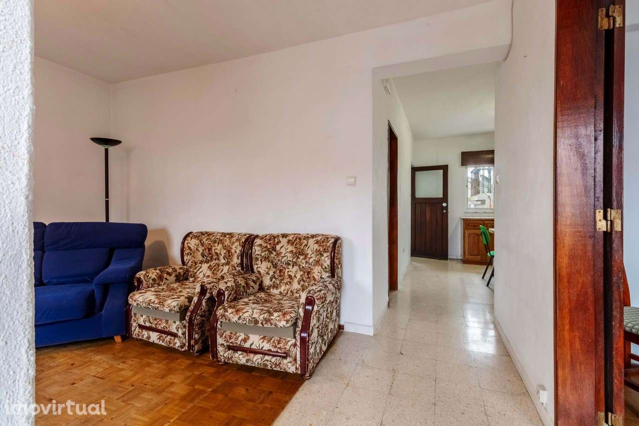 Moradia T3 c/ Espaço Exterior e Sótão Aproveitado em Pego Longo, Belas - Grande imagem: 4/49