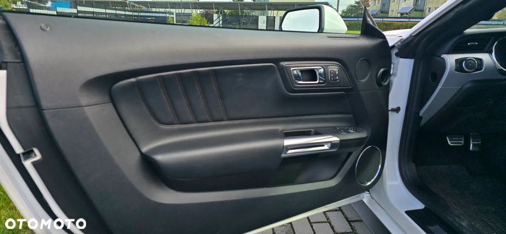 Ford Mustang 5.0 V8 GT - 11