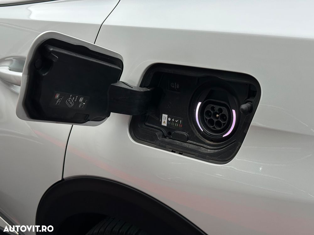 Peugeot 3008 PHEV EAT8 4X4 GT Pack - 38