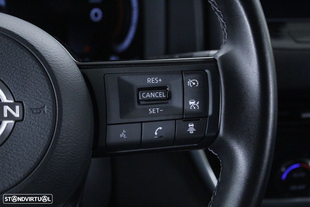 Nissan Qashqai 1.3 DIG-T N-Connecta LED+TT+SKY - 24