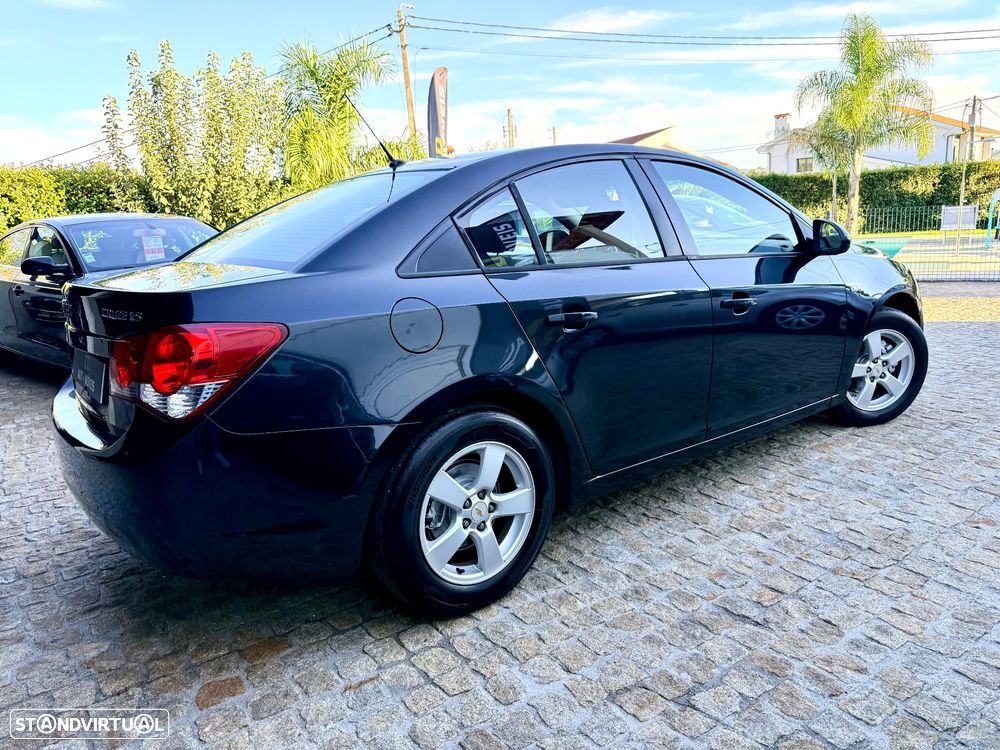 Chevrolet Cruze 1.6 LS - 20