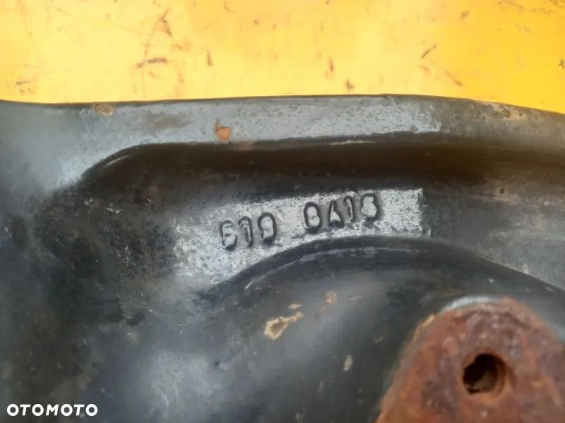 Ramiona wałek podnośnika plecaka New Holland TM190 - 11