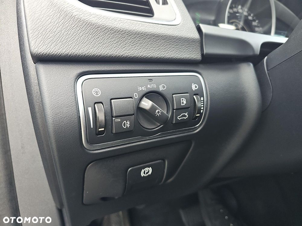 Volvo V60 Cross Country - 28