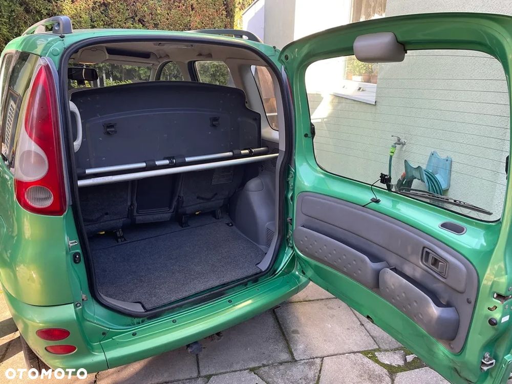 Toyota Yaris Verso 1.3 - 13