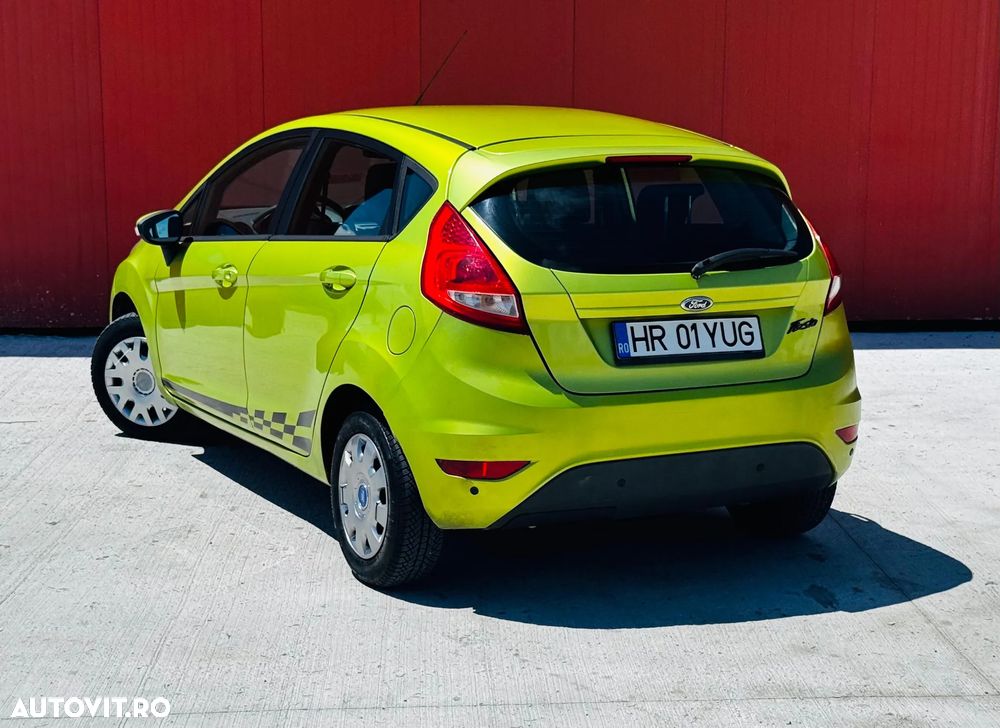 Ford Fiesta 1.6 TDCI DPF Ghia - 12