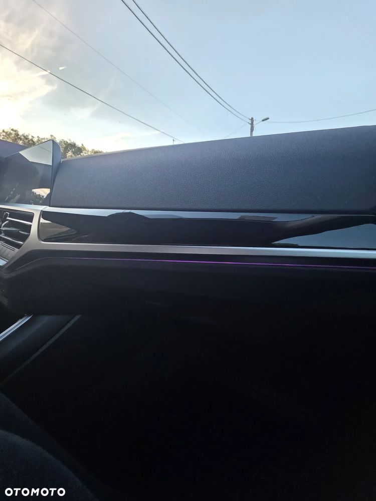 BMW Seria 3 318i - 21