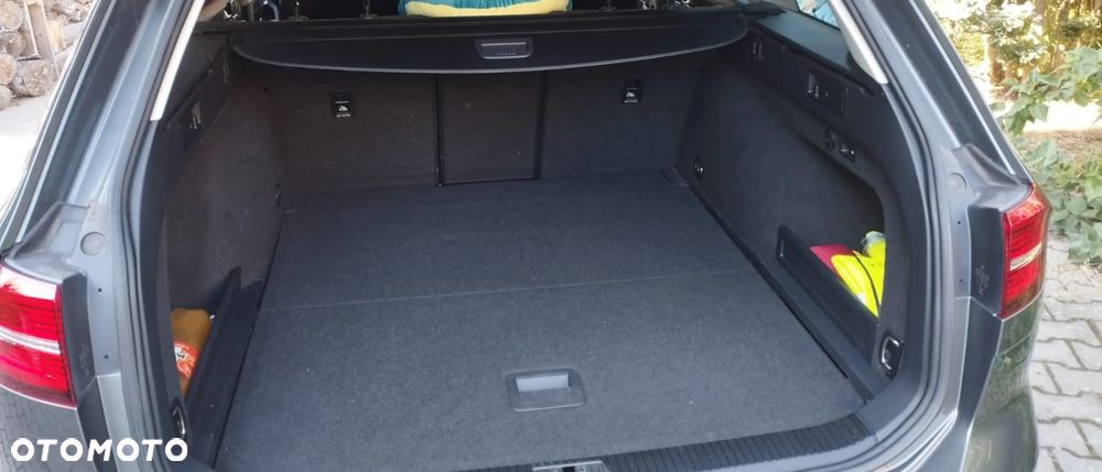 Volkswagen Passat Variant 2.0 TDI (BlueMotion Technology) Highline - 14