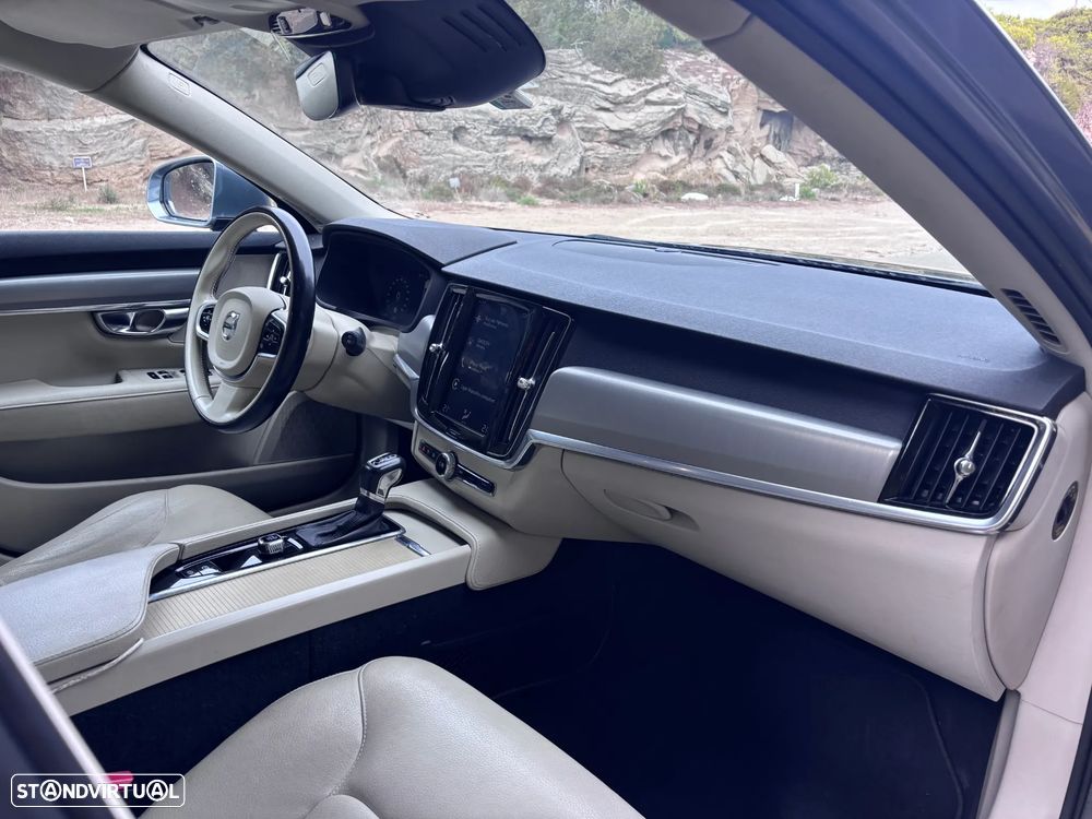 Volvo V90 2.0 D4 Momentum Geartronic - 12